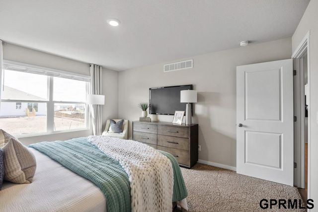 16505 Bondesson Street, Bennington, NE 68007