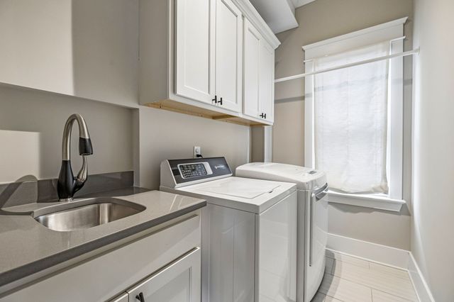 124B Lincoln Ct, Nashville, TN 37205