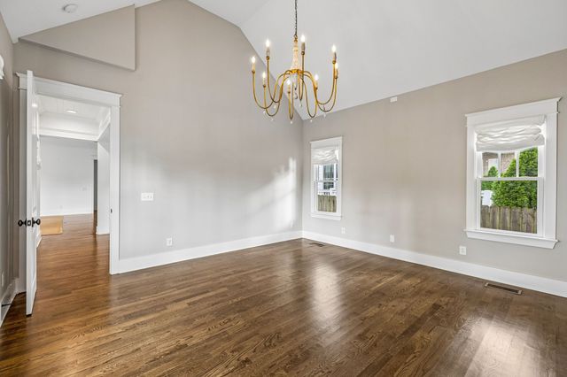 124B Lincoln Ct, Nashville, TN 37205