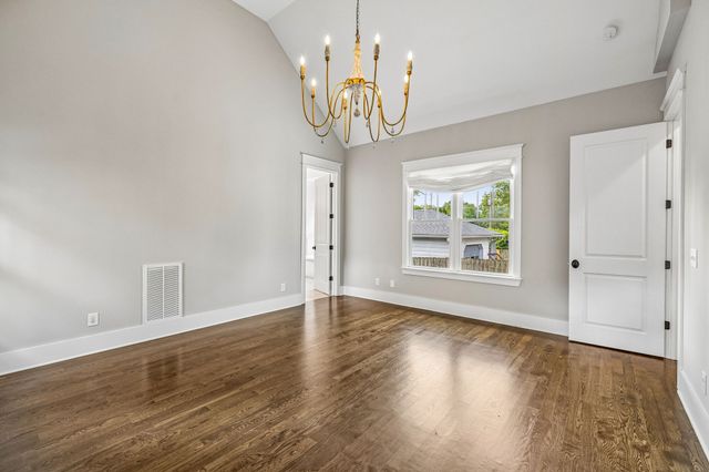 124B Lincoln Ct, Nashville, TN 37205