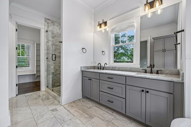124B Lincoln Ct, Nashville, TN 37205