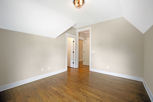 124B Lincoln Ct, Nashville, TN 37205