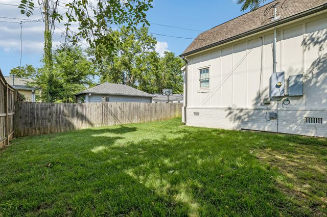 124B Lincoln Ct, Nashville, TN 37205