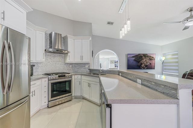 9526 SW 155th Ave, Miami, FL 33196