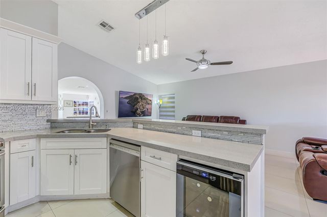 9526 SW 155th Ave, Miami, FL 33196