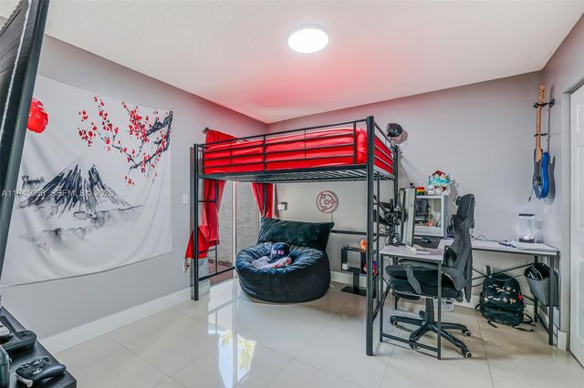 9526 SW 155th Ave, Miami, FL 33196