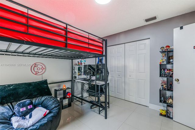 9526 SW 155th Ave, Miami, FL 33196