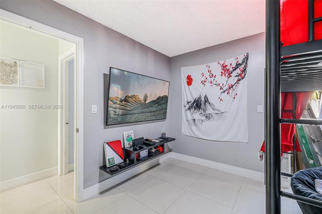 9526 SW 155th Ave, Miami, FL 33196