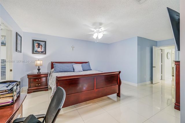 9526 SW 155th Ave, Miami, FL 33196