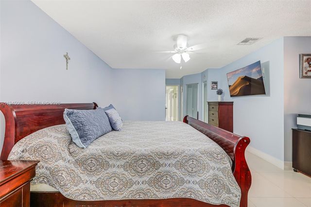 9526 SW 155th Ave, Miami, FL 33196