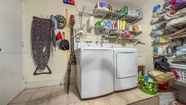 9526 SW 155th Ave, Miami, FL 33196