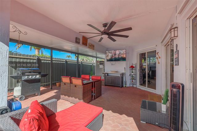 9526 SW 155th Ave, Miami, FL 33196