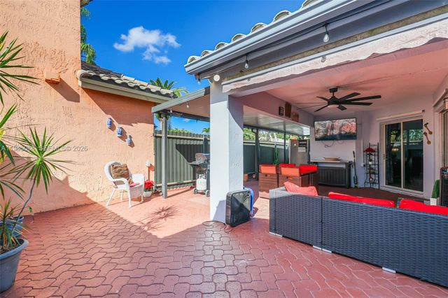 9526 SW 155th Ave, Miami, FL 33196