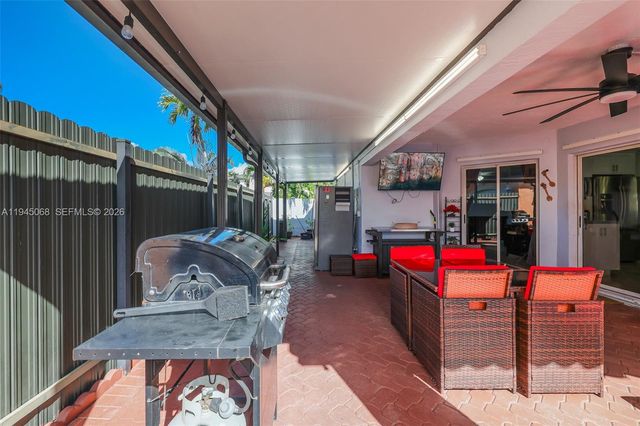 9526 SW 155th Ave, Miami, FL 33196