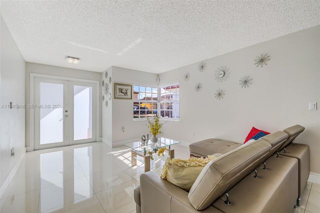 9526 SW 155th Ave, Miami, FL 33196