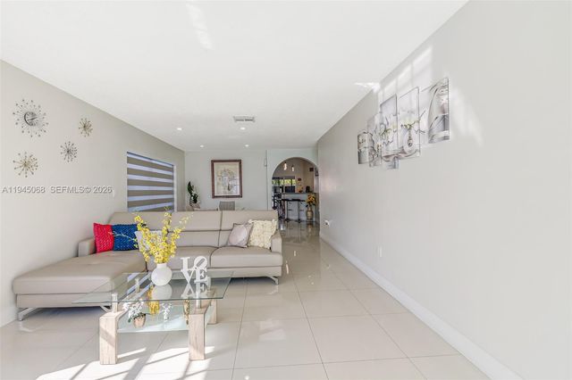 9526 SW 155th Ave, Miami, FL 33196