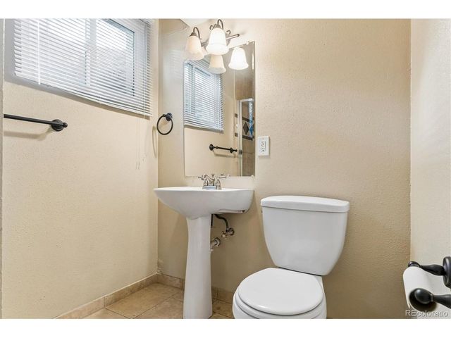 1415 S Zang St, Lakewood, CO 80228