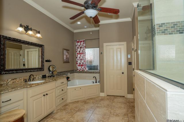 21123 Waterfront East Dr, Maurepas, LA 70449