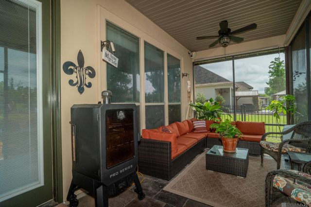 21123 Waterfront East Dr, Maurepas, LA 70449