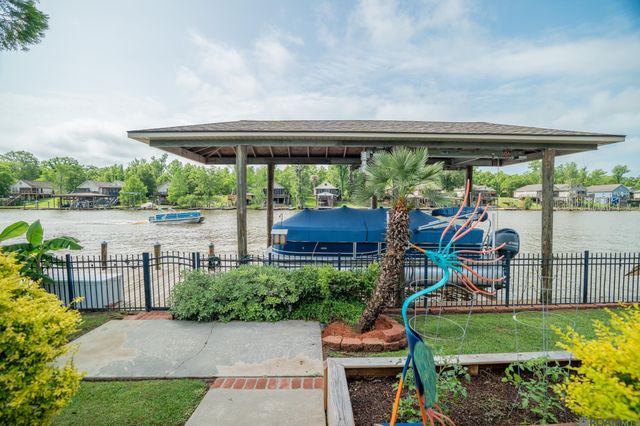 21123 Waterfront East Dr, Maurepas, LA 70449