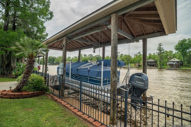 21123 Waterfront East Dr, Maurepas, LA 70449