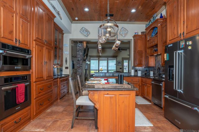 21123 Waterfront East Dr, Maurepas, LA 70449