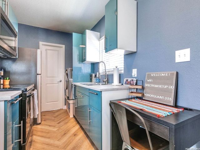 2415 W Poplar, San Antonio, TX 78207