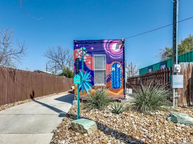 2415 W Poplar, San Antonio, TX 78207