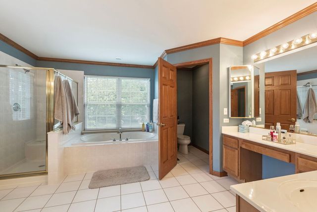 556 Prescott Lane, Gurnee, IL 60031