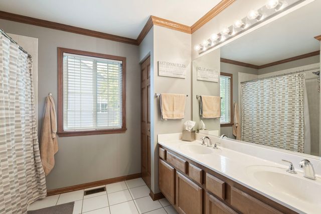 556 Prescott Lane, Gurnee, IL 60031