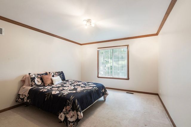 556 Prescott Lane, Gurnee, IL 60031