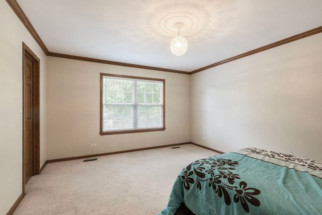 556 Prescott Lane, Gurnee, IL 60031