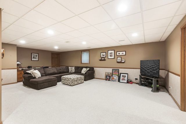 556 Prescott Lane, Gurnee, IL 60031