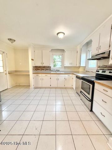 102 Keller Court, Jacksonville, NC 28540