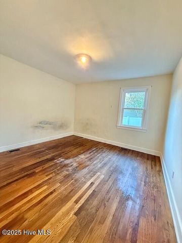 102 Keller Court, Jacksonville, NC 28540