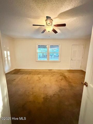 102 Keller Court, Jacksonville, NC 28540