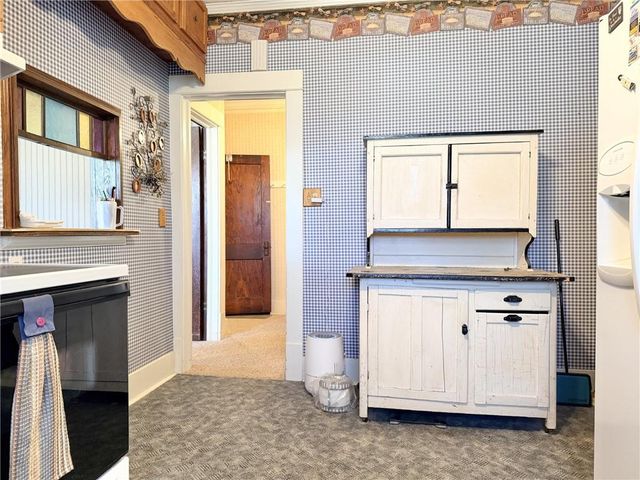 162 E 7th Street, Trenton, MO 64683