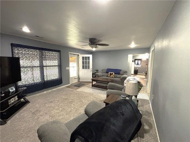 209 D Street, Creighton, MO 64739