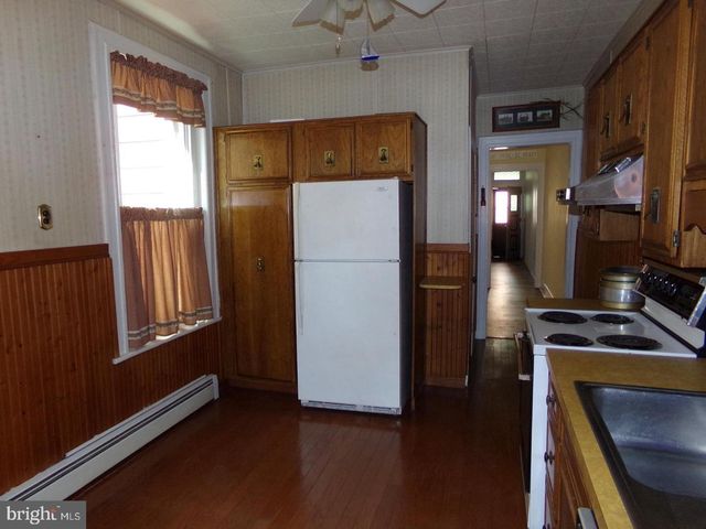 521 W NORWEGIAN ST, Pottsville, PA 17901