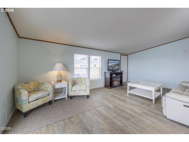 4875 N HIGHWAY 101 19, Depoe Bay, OR 97341