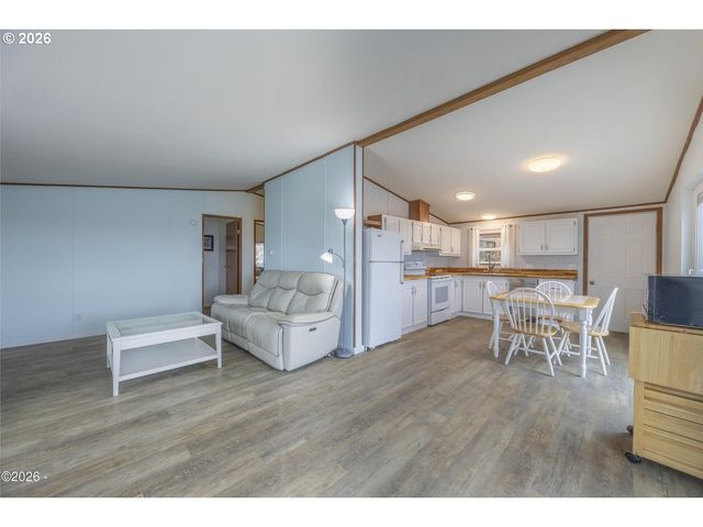 4875 N HIGHWAY 101 19, Depoe Bay, OR 97341