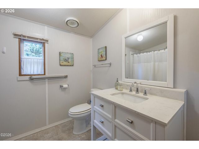 4875 N HIGHWAY 101 19, Depoe Bay, OR 97341