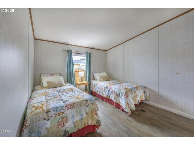 4875 N HIGHWAY 101 19, Depoe Bay, OR 97341