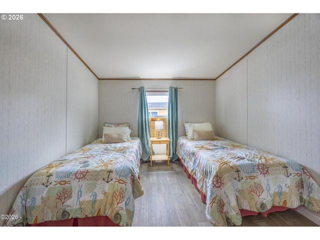 4875 N HIGHWAY 101 19, Depoe Bay, OR 97341