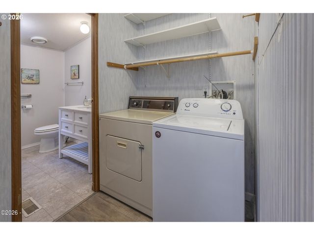 4875 N HIGHWAY 101 19, Depoe Bay, OR 97341