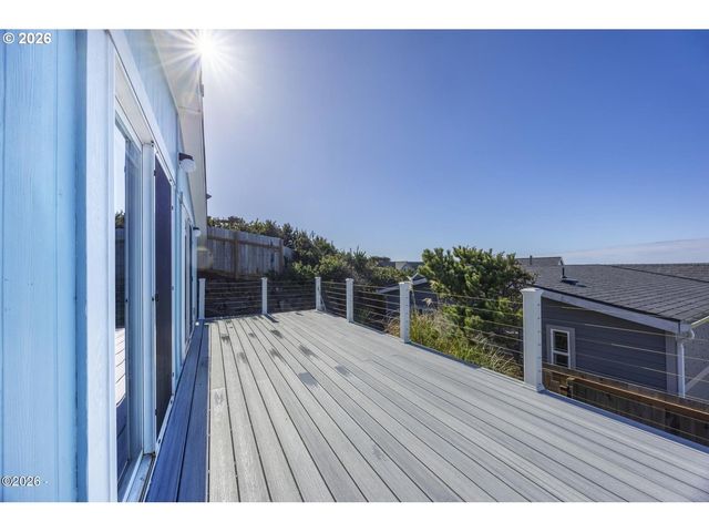 4875 N HIGHWAY 101 19, Depoe Bay, OR 97341