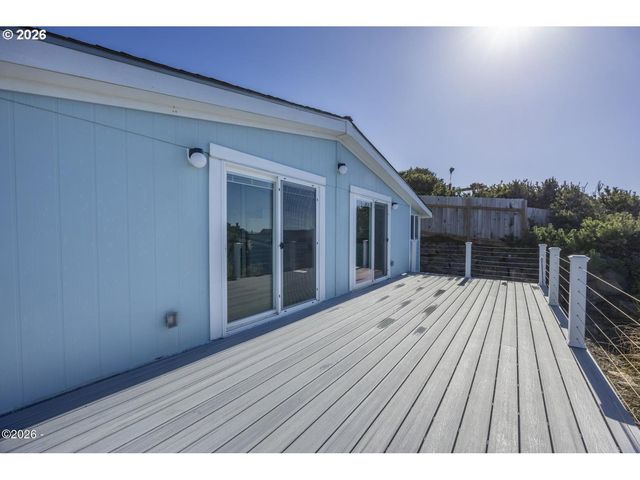 4875 N HIGHWAY 101 19, Depoe Bay, OR 97341