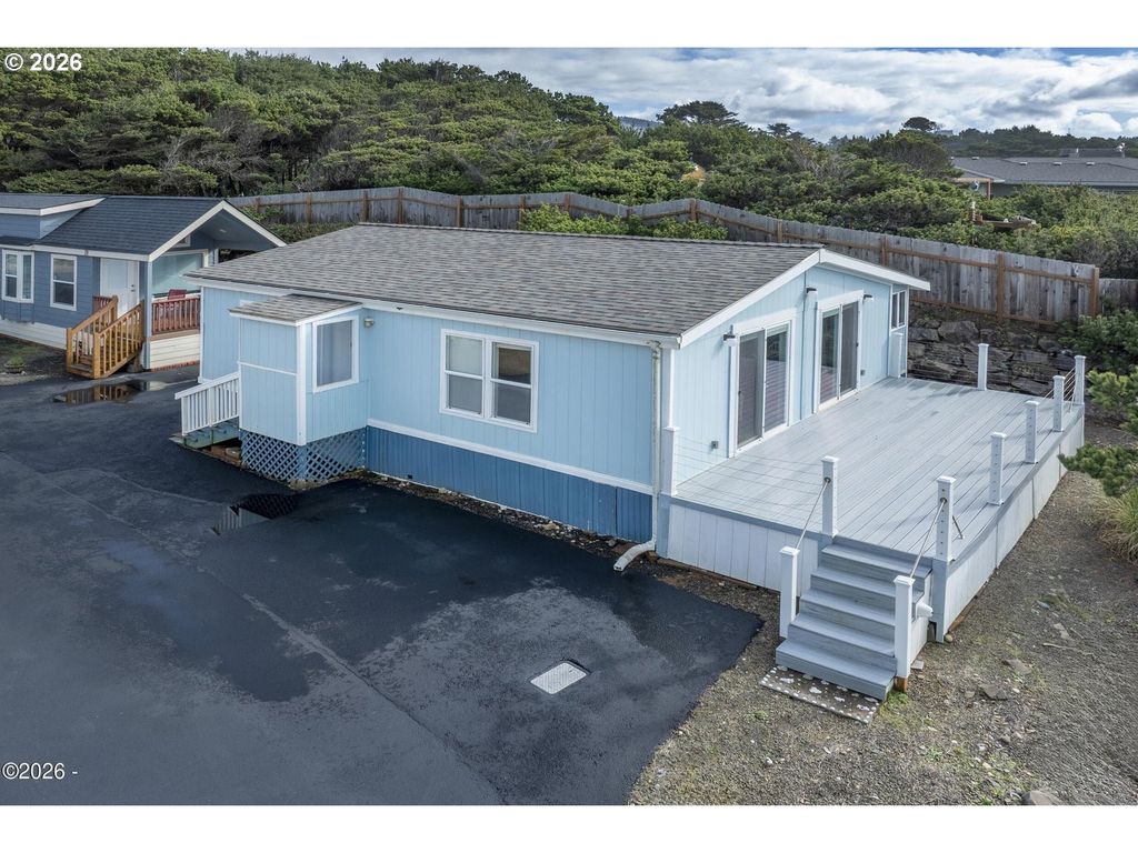 4875 N HIGHWAY 101 19, Depoe Bay, OR 97341