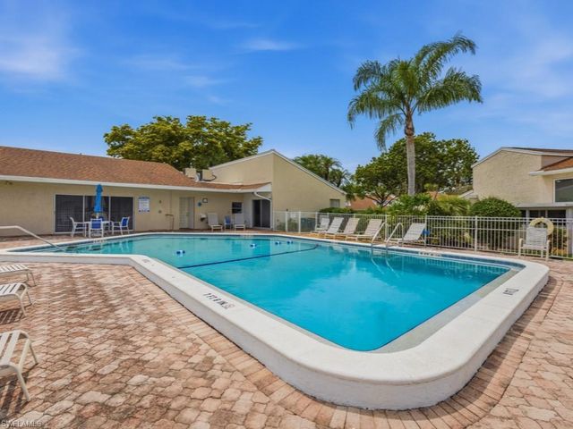 438 Bristle Cone LN 20, Naples, FL 34113