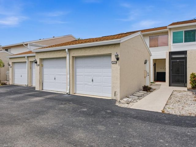 438 Bristle Cone LN 20, Naples, FL 34113